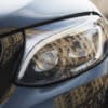 faros-estilo-auto-oscuro-calle_23-2147963057