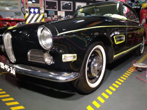 MERCEDES 305